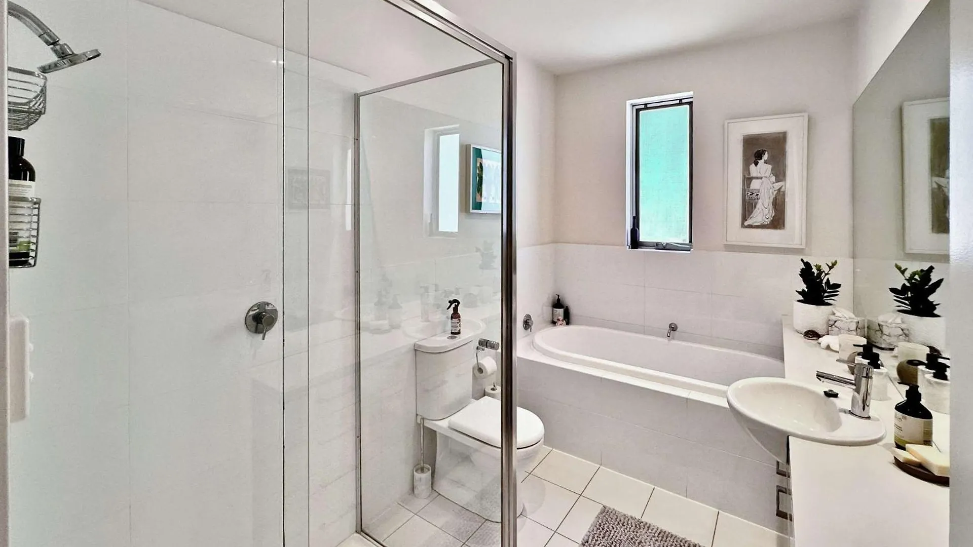 Luxury 2-Bedroom Townhouse in Adelaide CBD Holiday home