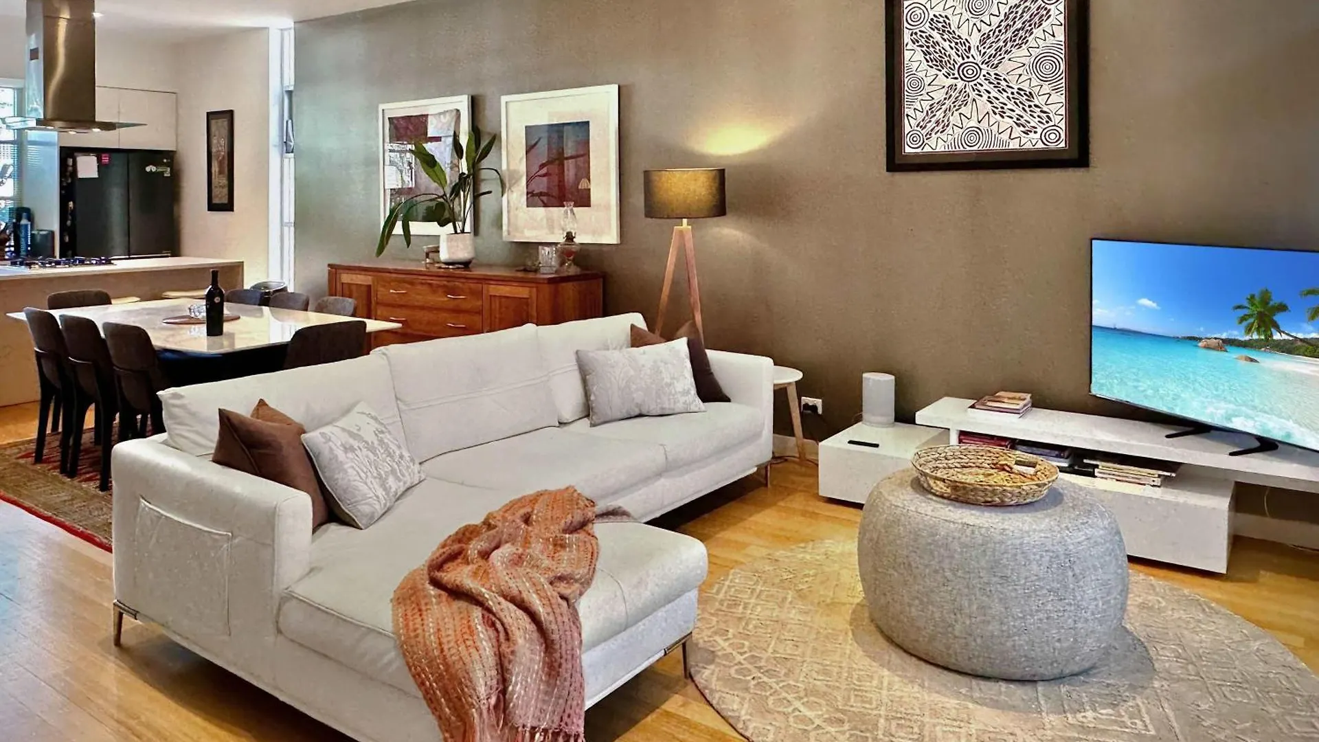 Luxury 2-Bedroom Townhouse in Adelaide CBD