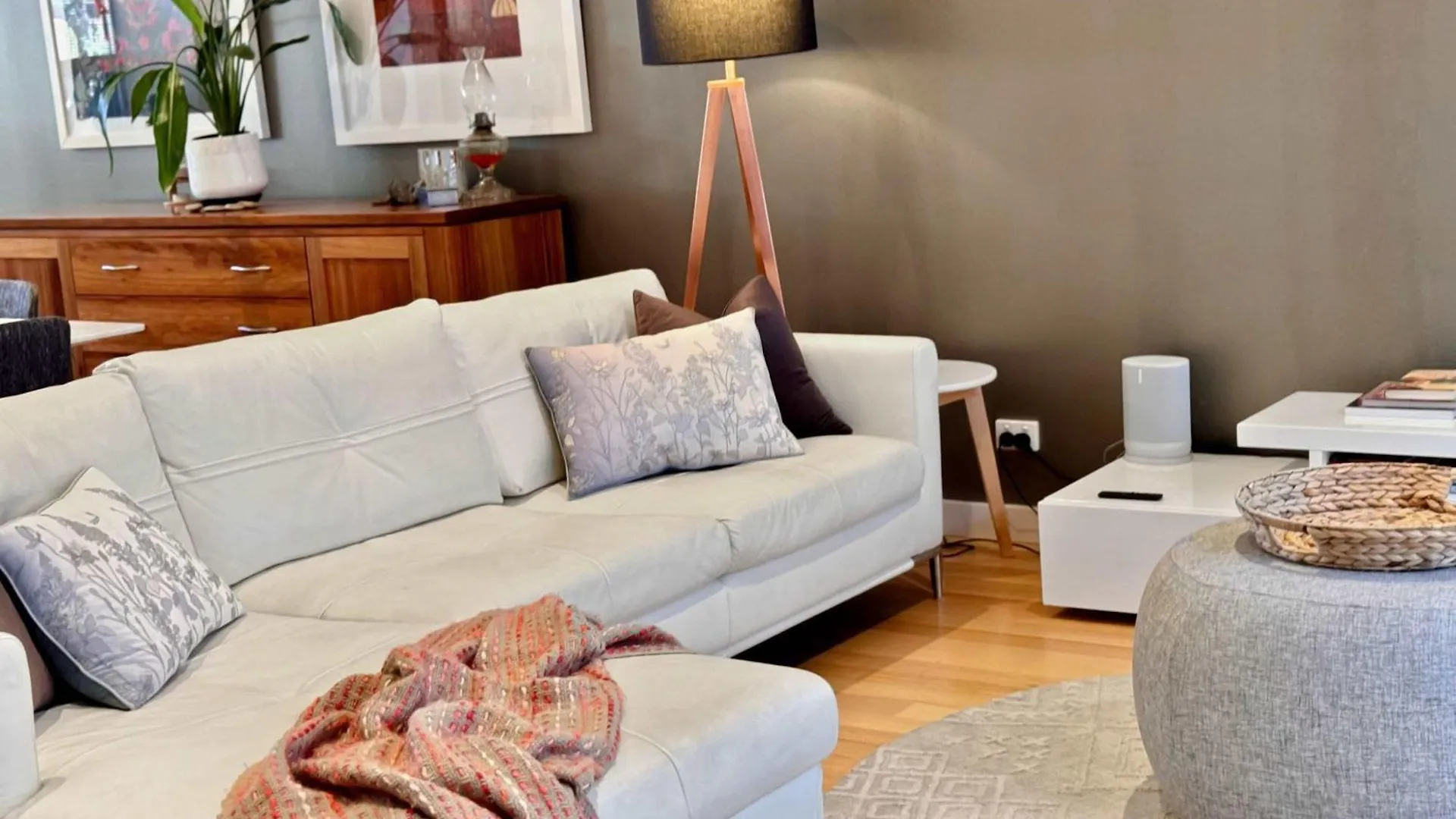 Luxury 2-Bedroom Townhouse in Adelaide CBD 0*,